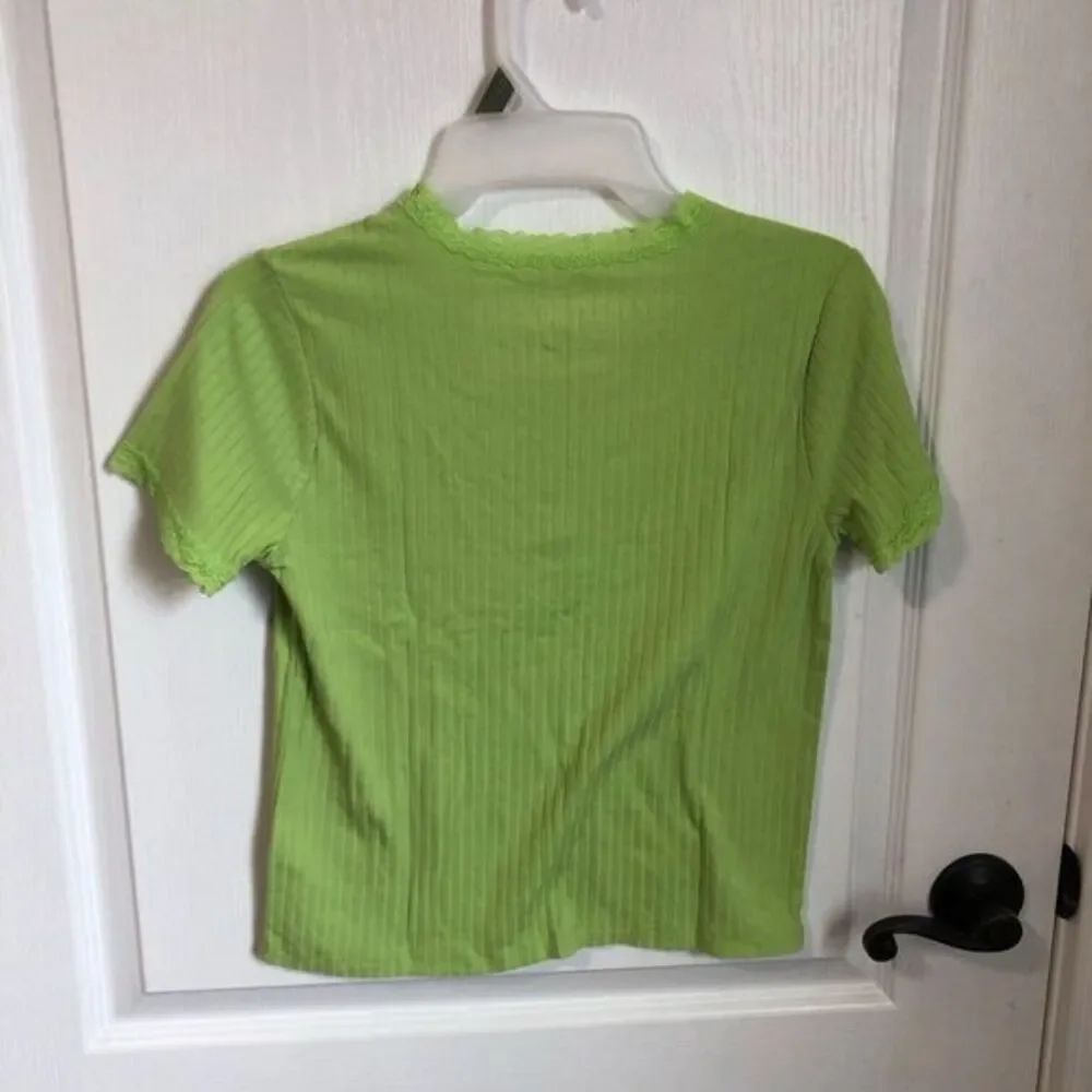 American Eagle‎ Girls Size 16 Green Ribbed Cropped Tee Lettuce-Edge Trim NWT